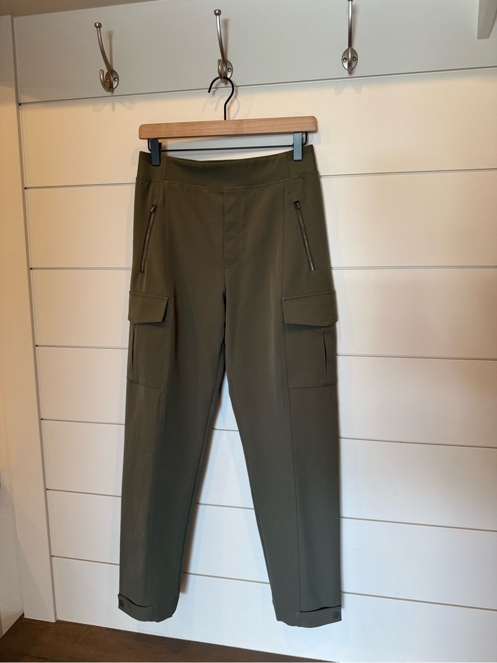 ATHLETA Endless High Rise Cargo Pants Size 6 - Picture 4 of 10